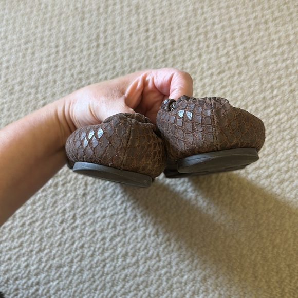 Toey Burch Flat - Picture 4 of 4